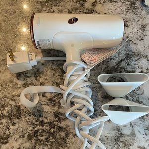T3 Cura Hairdryer